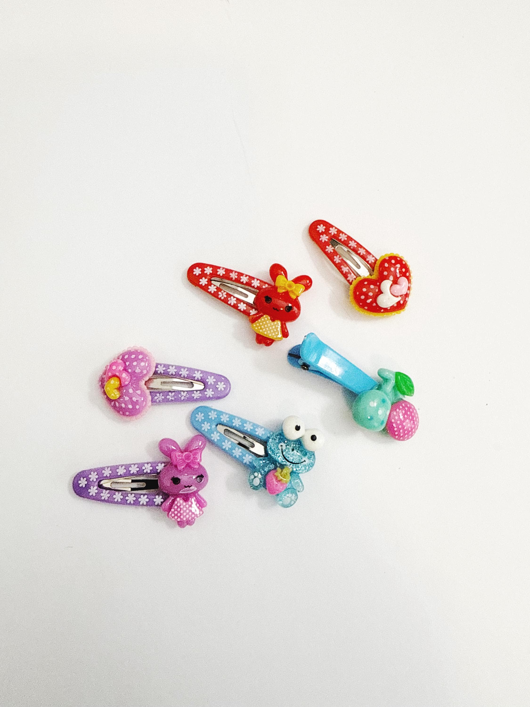 Y2K Hair Clips: Vintage Colorful Animal & Shape Barrettes - Set of 