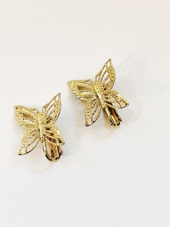 Vintage Gold Tone Filigree Butterfly Clip-ons Ear… - image 4