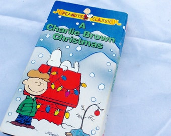 その他 Peanuts: Charlie Brown Christmas [VHS] p706p5g Charlie Brown Snoopy Peanuts 3 VHS Lot Christmas Great