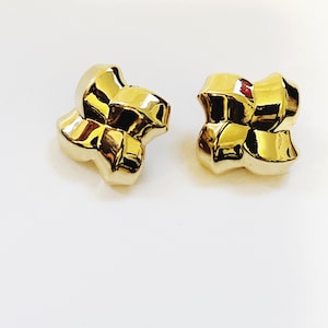 vintage Lisner Gold Tone Clip-on Boucles d’oreilles 1990s 1980s Clip Ons Retro Earrings Vtg Jewelry Glam Signed Designer Costume Mode Bijoux