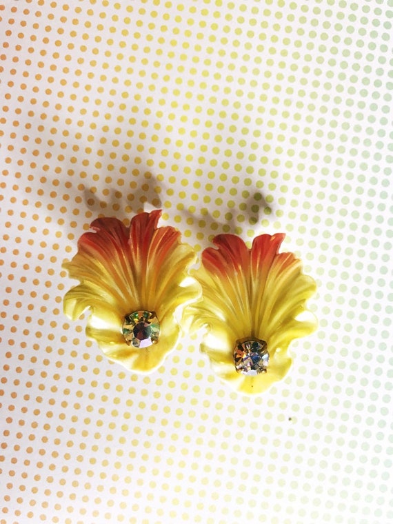 Vintage 80s Floral Petal Earrings Yellow Red Flowe