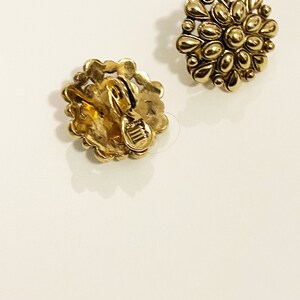 Vintage Napier Flower Clip On Earrings 1990s Gold Tone Napier Floral Clip-ons 90s Statement Earrings Vtg Napier Jewelry image 7