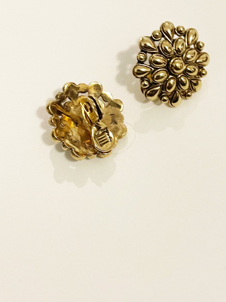 Vintage Napier Flower Clip On Earrings 1990s Gold Tone Napier Floral Clip-ons 90s Statement Earrings Vtg Napier Jewelry image 7