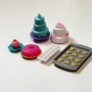 Barbie DollHouse Pastries Toys Miniature Doll Accessories Toy Wedding Cake Birthday Cake Cupcake Cookie Tray Dollhouse Lot of 6 Pastries