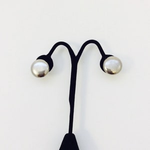 Vintage 90er Jahre 80er Jahre Runde Button Clip auf Ohrringe Vtg Silber Ton Schraube zurück Runde Ohrringe minimalistische Clip-On Ohrringe einfache Kostüm Schmuck