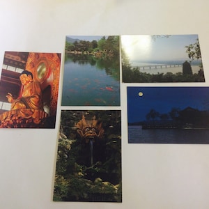 Berühmte chinesische Wahrzeichen Scenic Denkmäler Postkarten China Vtg Postkarte gelb Dragon Cave Blume Teich Lingyin Tempel ruhige See Liuhe Pagode