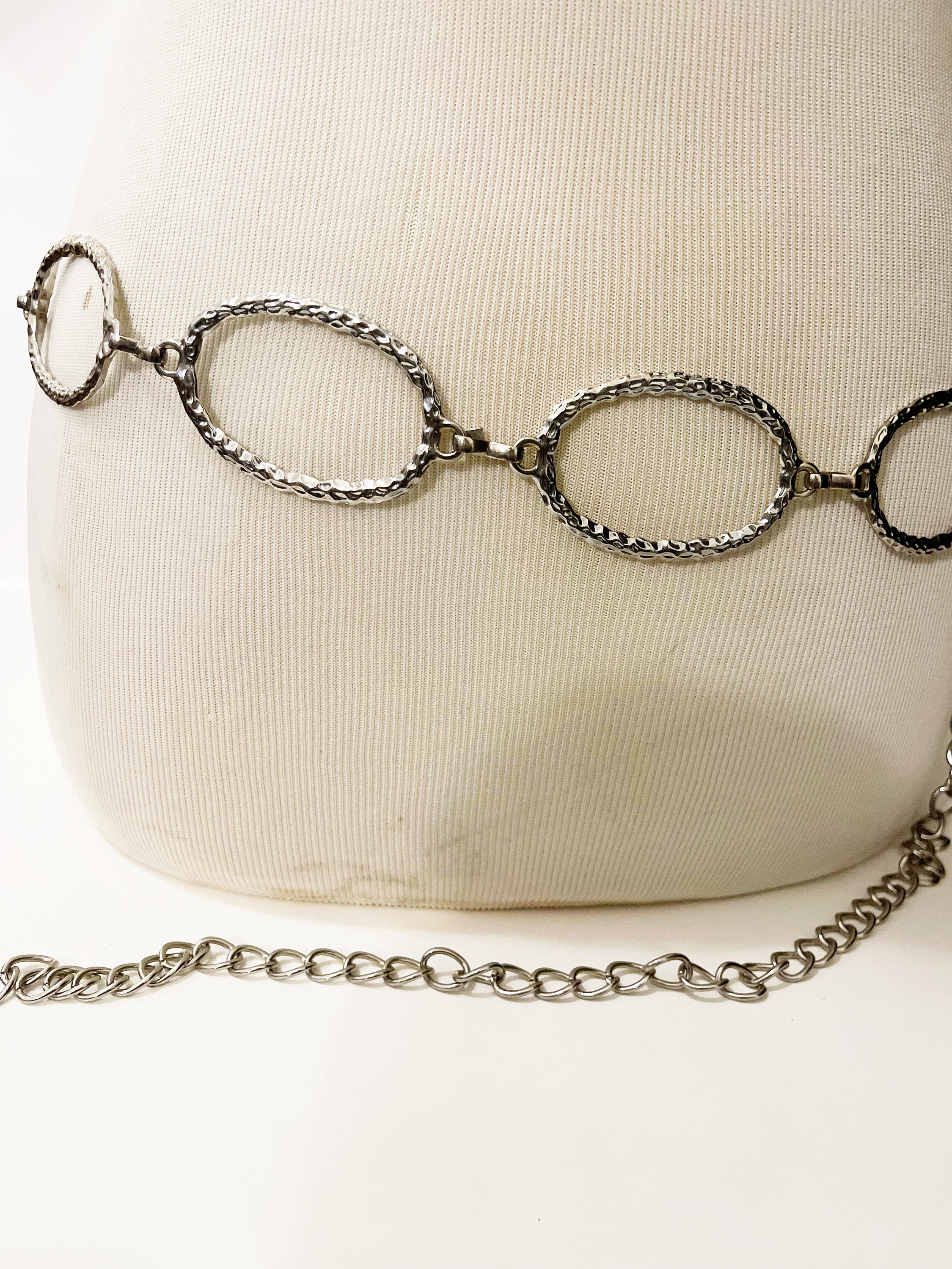 Vintage Silver-tone Chain Belt: 80s-90s Oval Link Accessory  display picture 1