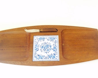 Cheese Serving Platter Vintage Hand Carved Hardwood Cheese Plate with Knife Wood Tile Dinner Party Trays Blue  White Tile Centered Wooden
