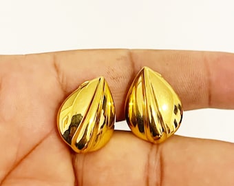 Vintage Monet Gold Tone Teardrop Clip On Earrings