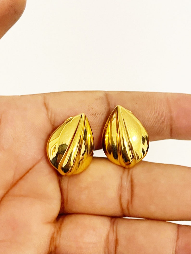 Vintage 1990s Monet Clip On Earrings Gold Tone Teardrop Clip-Ons Earrings Vtg Statement Earrings Gold Leaf Clip On Earrings image 1