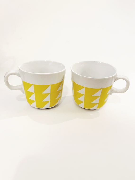 Vintage IKEA Gelbes Tassen-Set: Geometrisches Dreieck-Motiv