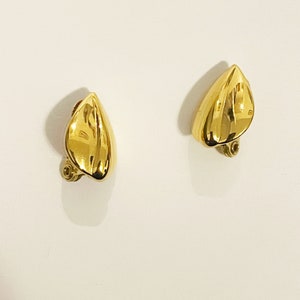 Vintage 1990s Monet Clip On Earrings Gold Tone Teardrop Clip-Ons Earrings Vtg Statement Earrings Gold Leaf Clip On Earrings image 3