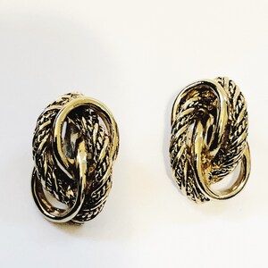 Vintage Gold Tone Clip On Earrings 1990s 1980s Infinity Circle Clip-ons Retro Earrings Vtg Oval Costume Jewelry Love Knot Statement