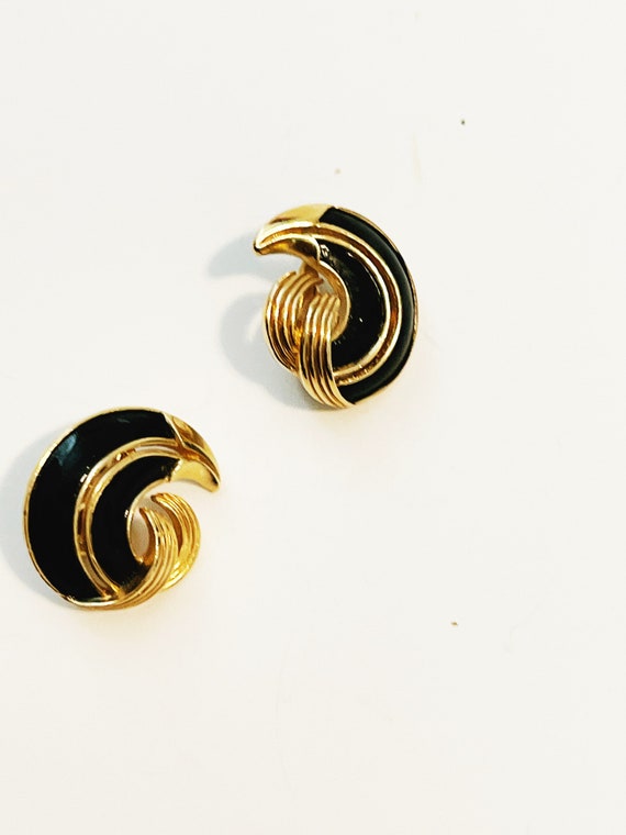 Vintage trifari best sale earrings