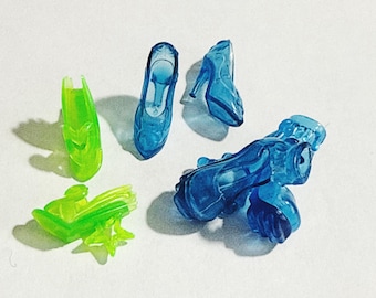 Tacones verde neón y azul: Zapatos para muñeca Barbie