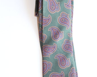 Cravate Paisley IZod Vintage liens vert rouge violet bleu marine Tan Design tissu soie fabriqué en Italie à la main du cou cravate cravate accessoires pour hommes