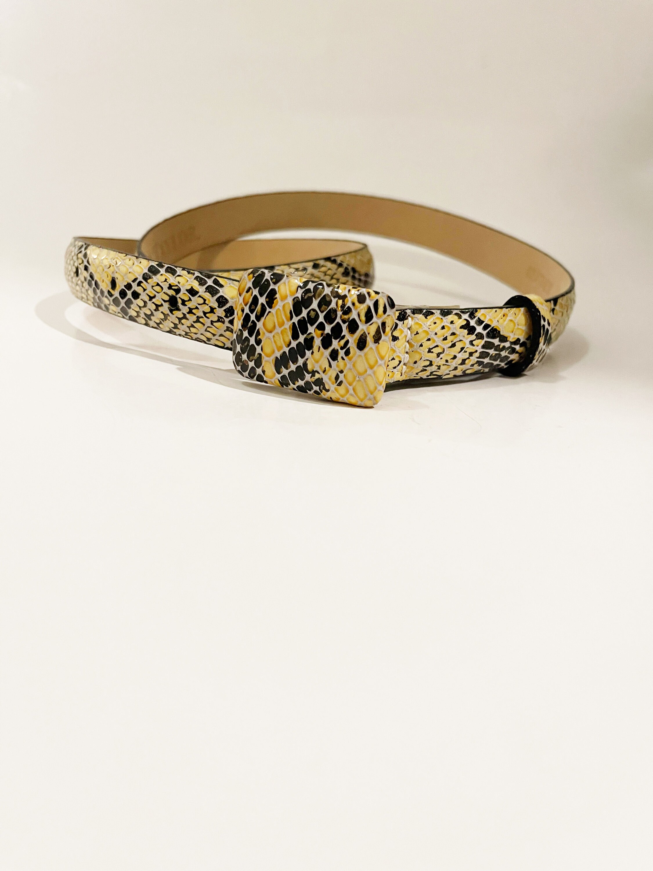 Vintage CIPRIANI Genuine Snakeskin Belt Women size 37.5 Tan Thin Gold Buckle 11_c50e00c6-85a5-41ee-a3a6-  main image 3