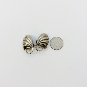 Vintage 1950's Fan Clip-on Earrings Silverplated Retro Leaf Clip On Earring, Silver 50's Jewelry Mid Century Vtg Accessories, Seashell Beach image 5