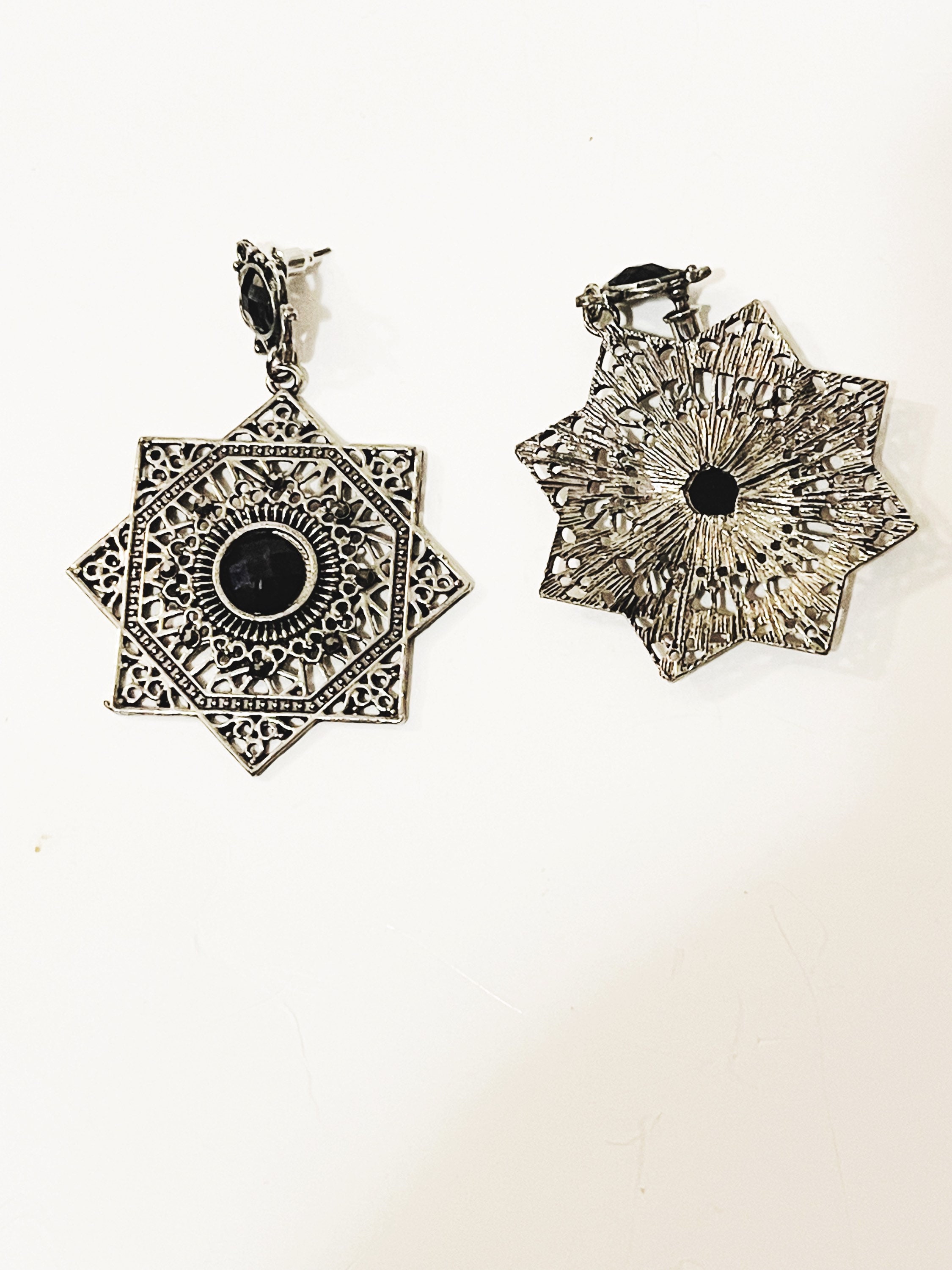 Boucles D'oreilles Anciennes XIXème Siècle En Argent Poinçonné - Avec Onyx étoilé Noir - Fermoir Dormeuse