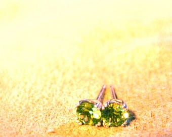 Peridot Studs 4mm Lively Green Earrings, 925 USA Sterling Flower Setting