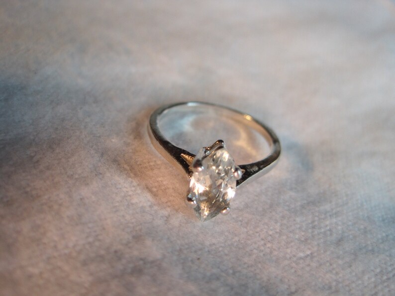 goshenite ring