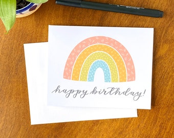 Tarjeta de feliz cumpleaños arcoíris, papelería colorida dibujada a mano, interior en blanco