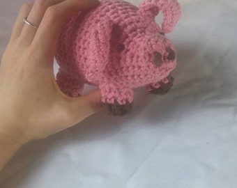 Modèle de cochon amigurumi