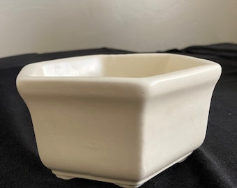 Vintage Haegar Pottery Footed Hexagonal Planter #4002 Creamy White 3" x 6" Succulents Bonsai Made in USA Like New