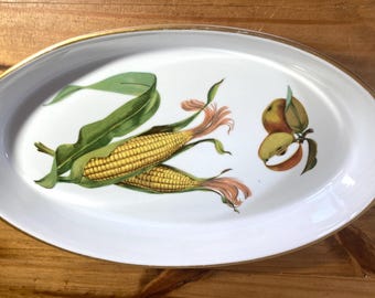 Royal Worcester Evesham Oval Baker: Fruit Motif Ovenproof Porcelain with Gold Trim 12 x 7" Made in England Exc Like New Cond