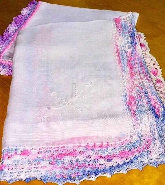 Vintage 40s Ladies Hanky Delicate Filet Crochet Pa