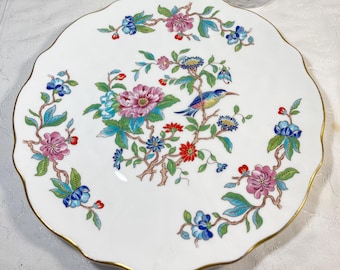 Antique Repro Aynsley Pembroke  10-1/2" Dinner Plate Bird / Floral Design Gold Trim Chinoiserie Fine Dining Made in England Exc Cond.