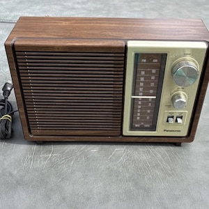 Vintage Panasonic modellnr. Re-6280 AM-FM-radio från 1970-talet, testad, fungerar perfekt