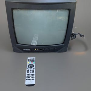 Retro Gaming Sylvania SRT2313A 13 Inch Crt Tv With Remote Television AV Tested