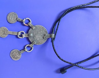 Christmas Nöel gift cadeau Maroc Marokko Antique Berber Vintage coin pendant ethnic tribal jewelry