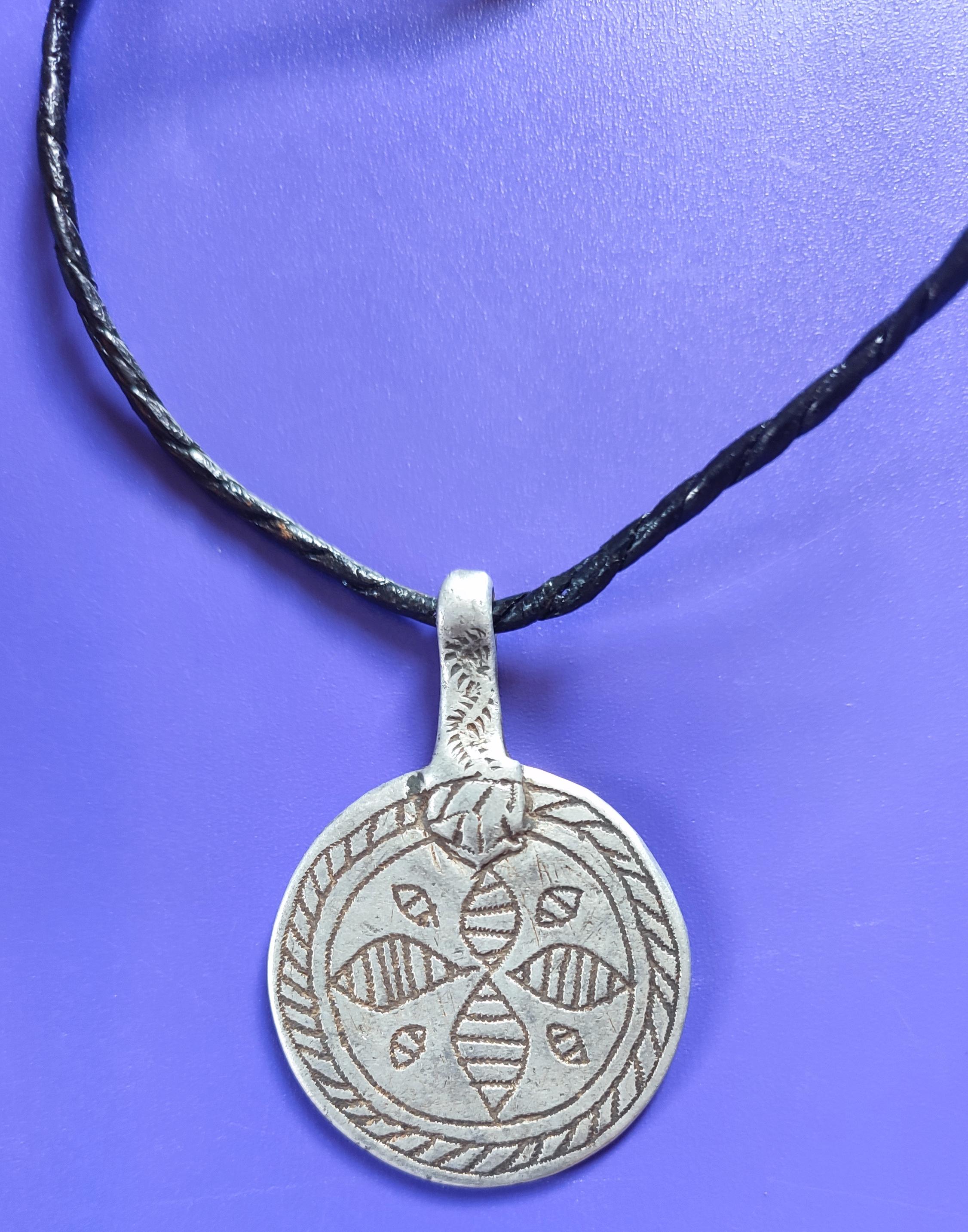 Ancienne Pendant En Argent Massif Traditionnel Berbère Antiquités