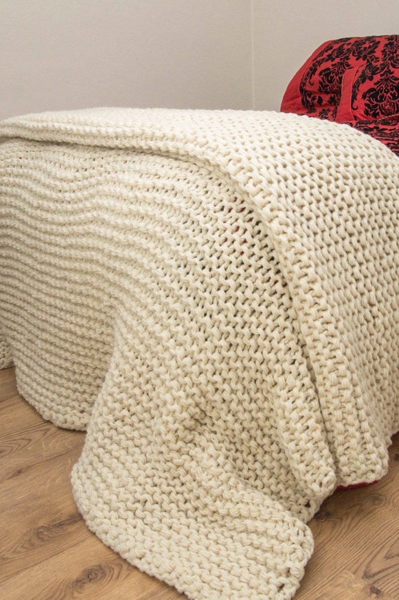 Chunky knit Blanket, Huge Knit Blanket, Hand Knit Afghan, Giant yarn, Super Chunky Blanket, Throw, Cream Lap Blanket, Large Knitted Afghan image 2