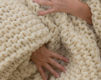 Chunky knit Blanket, Huge Knit Blanket, Hand Knit Afghan, Giant yarn, Super Chunky Blanket, Throw, Cream Lap Blanket, Large Knitted Afghan