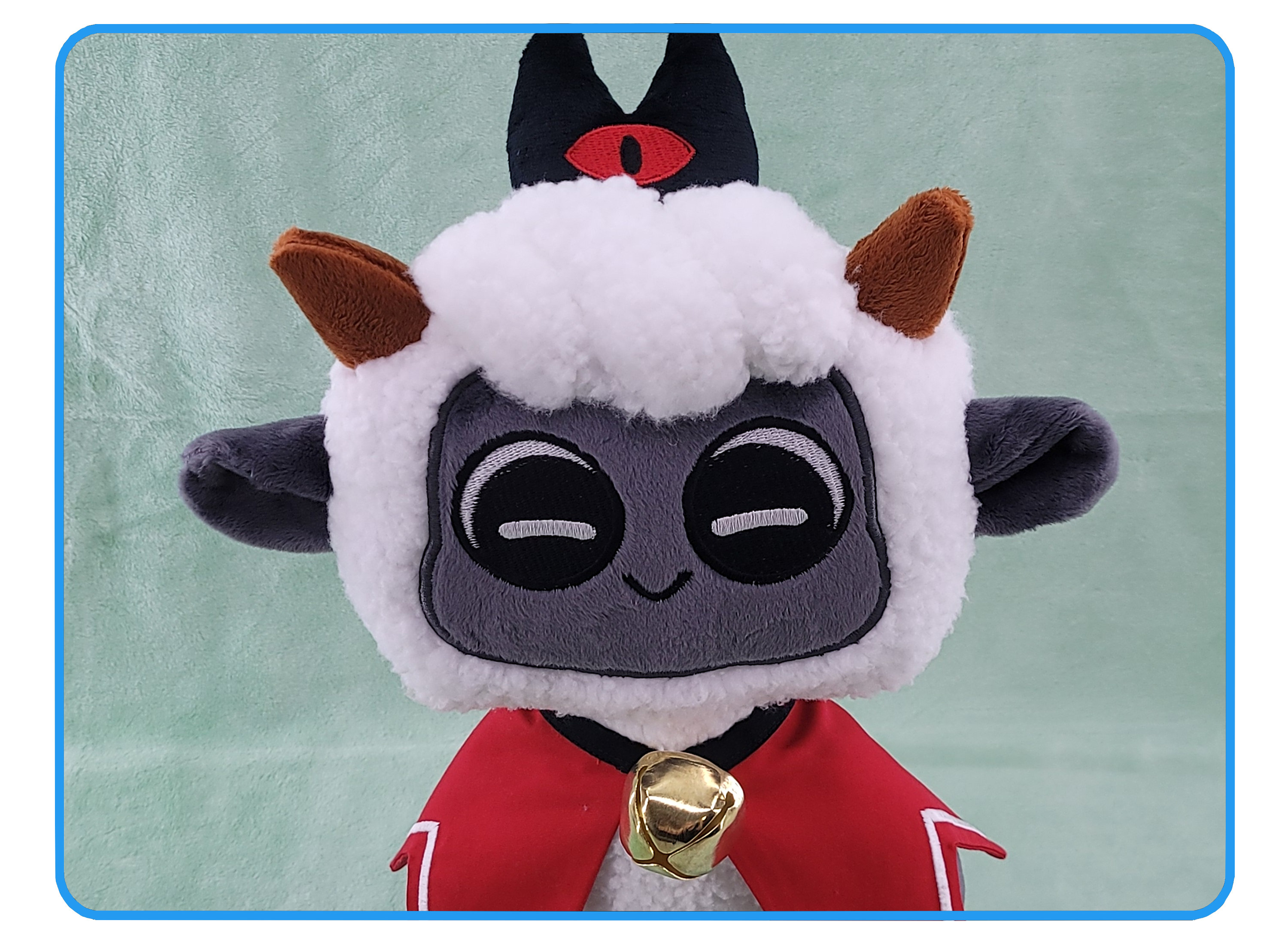 Cult of the Lamb Fan Plushie with Magnetic Crown - Etsy Canada