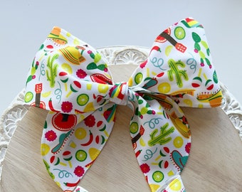 Mexican hair bow, 5 de Mayo hair bow, festive hair Bows Shaker bow bows Mexican gifts for girls, unique hair bows, taco bow fiesta birthday