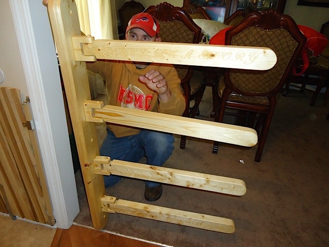 Картинки по запросу how to make wooden swing arm quilt rack