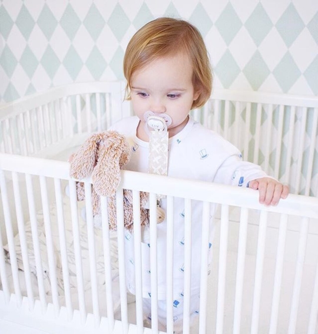 Organic Dummy/Pacifier/Soother Clip Alabaster Kisse's in Etsy.de