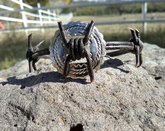 Unique Concha Barb Wire Bracelet,