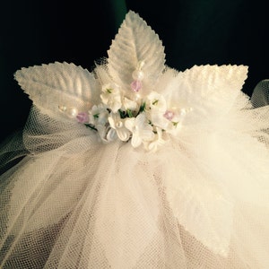 Wedding Veil - Shoulder Length - White