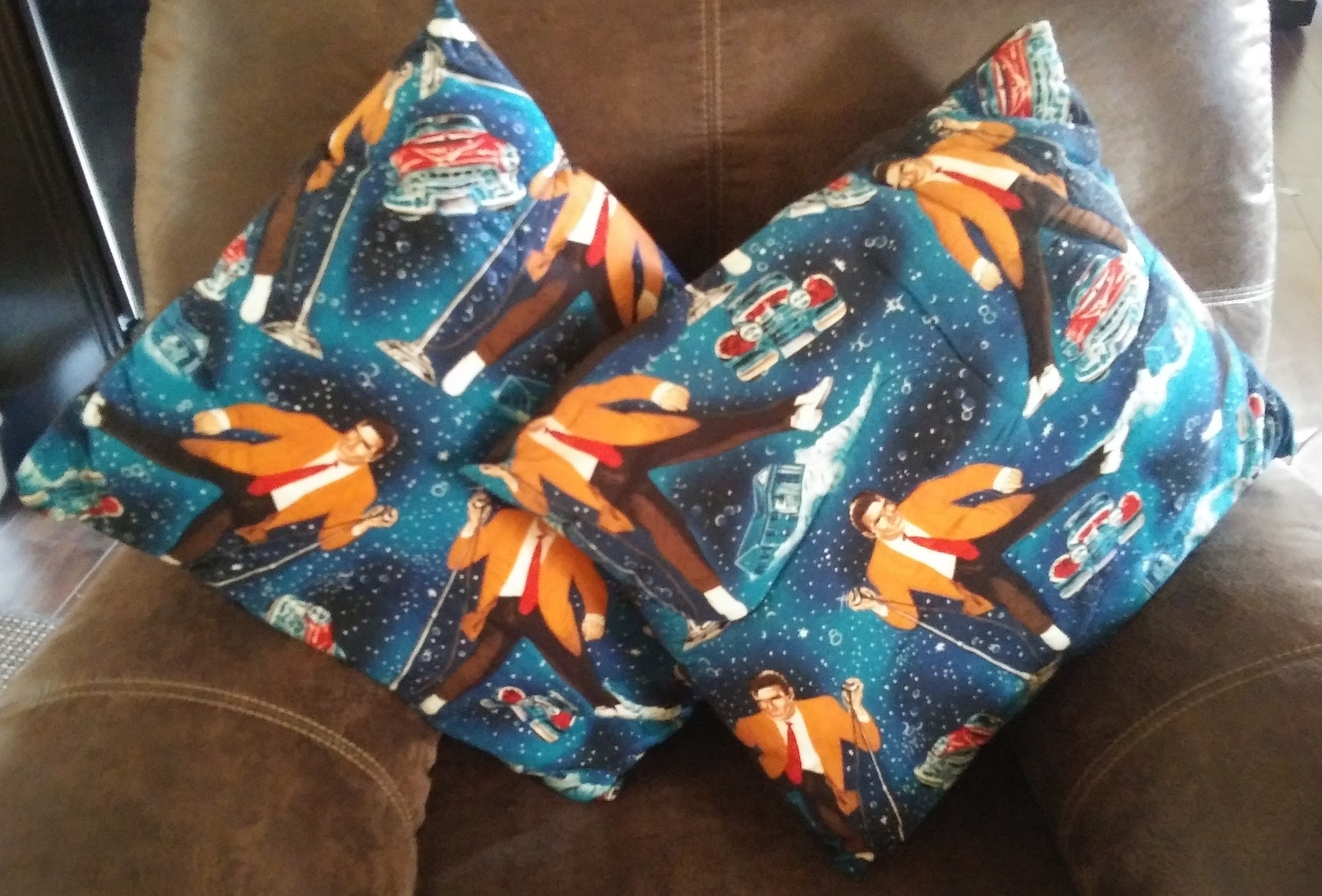 VINTAGE - ▪️50’s【ELVIS PRESLEY】CUSHION Vintage Set of Two Handmade Elvis Presley Throw Pillows