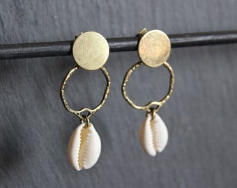 PLAYA *** original earrings, bohemian earrings, bohemian jewelry, chic ethnic jewelry, shell jewelry, cauri jewelry