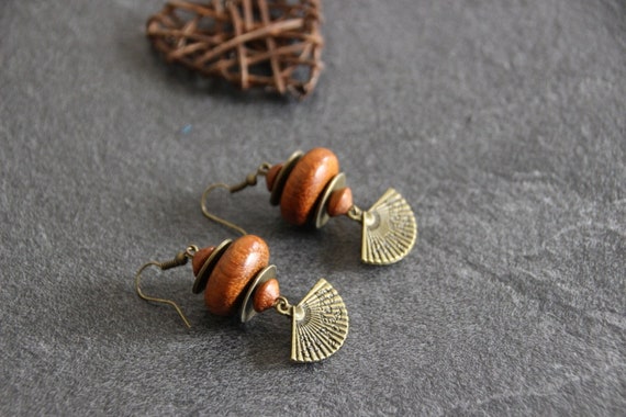 Ethnic wooden jewellery outlet