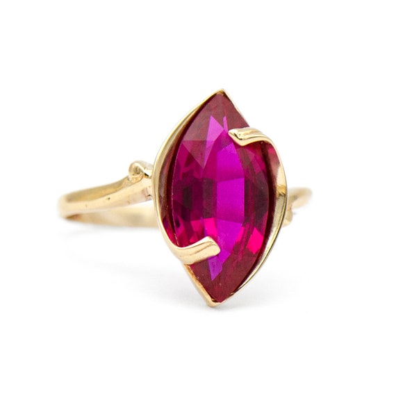 10k Yellow Gold Synthetic Red Stone Ring - image 2