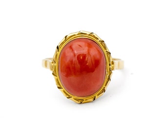 Vintage 18k Yellow Gold Cabochon Coral Ring