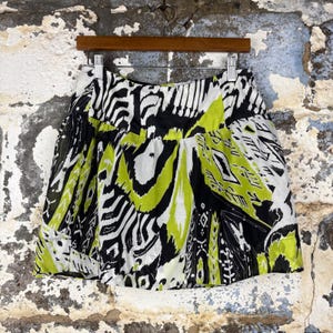 Y2K Sele Womens Lime Green Black Zebra Ikat Print Mini Skirt Size M Made in USA