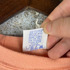 Sudadera con gráfico recortado vintage de los 90, color naranja, con guitarra Wildwood Music, talla grande imagen 6